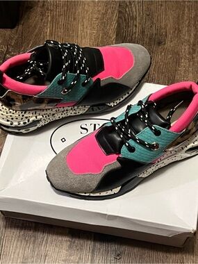 Steve Madden Pink & Teal Mixed-Material Fashion Sneakers